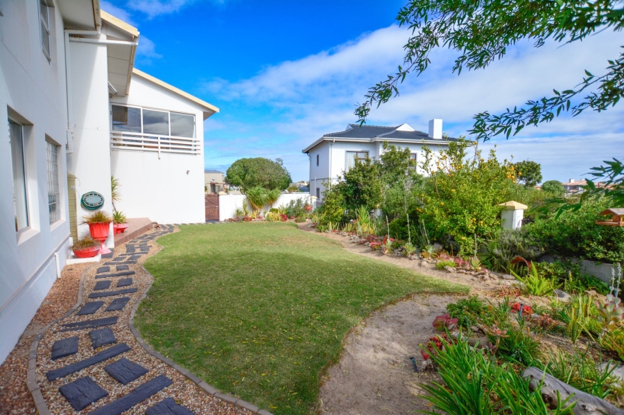 7 Bedroom Property for Sale in Country Club Western Cape